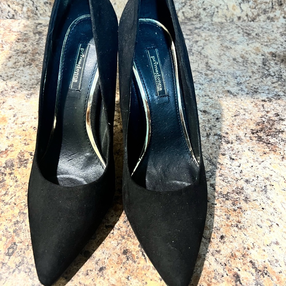 Elegant Black Pumps